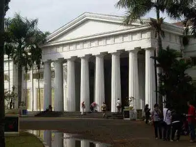 MUSEUM SENI RUPAH & KERAMIK, JAKARTA